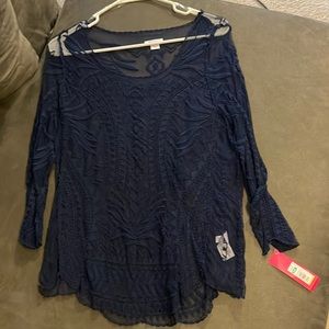 See through mesh top with geo design